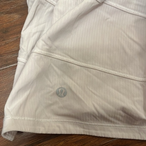 COPY - WHITE LULULEMON PACE RIVAL SKIRT REGULAR LENGTH - Picture 2 of 4